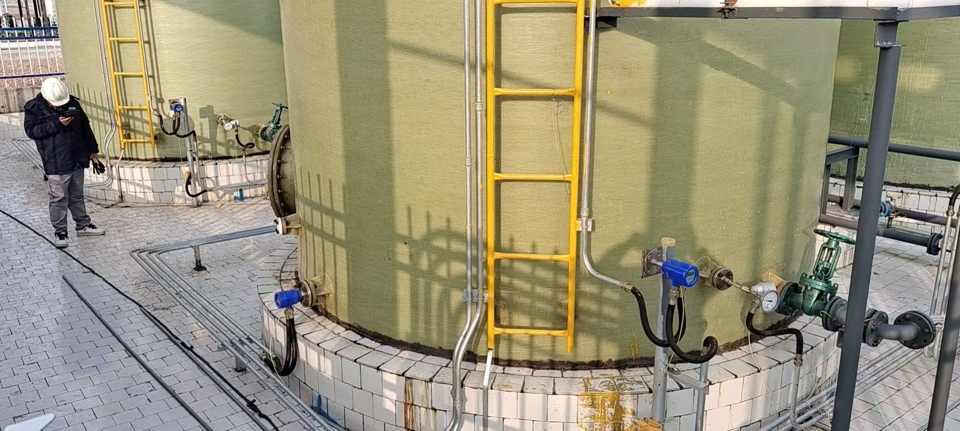 Últimos casos de empresas sobre What Can a Tuning Fork Level Switch Detect?-100 Questions About Tuning Fork Level Switches
