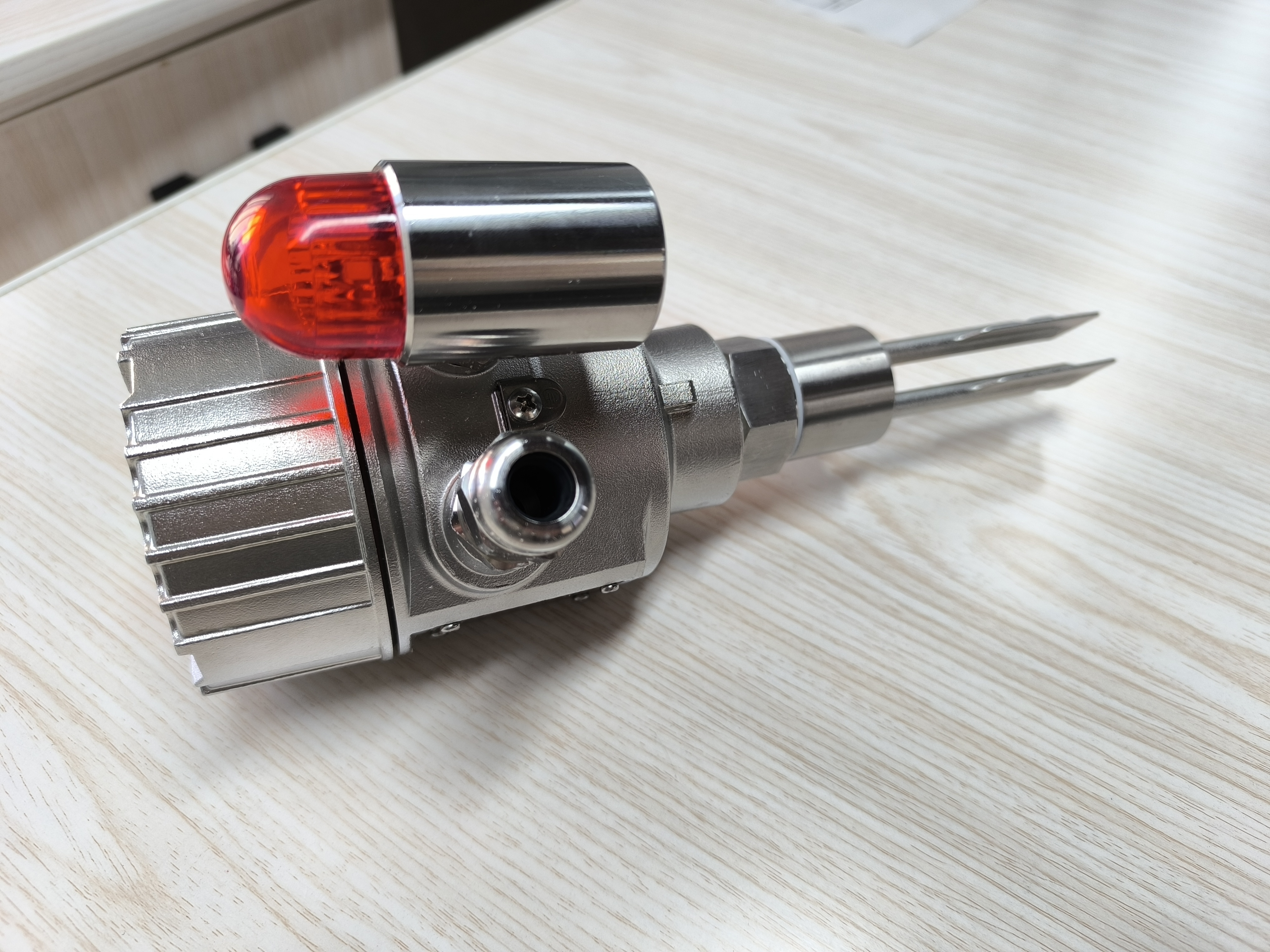 Últimos casos de empresas sobre Why Use a Tuning Fork Level Switch?-100 Questions About Tuning Fork Level Switches